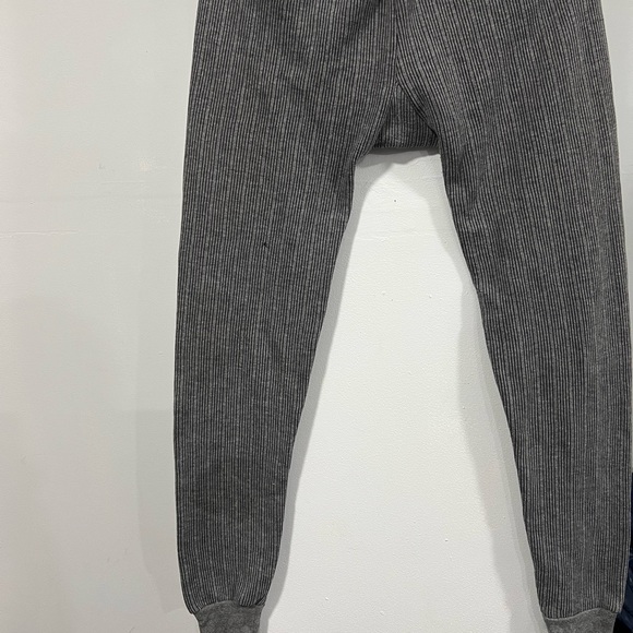 Men Winter warmer . Size 40 delivery available in Mississauga please message - Picture 3 of 4